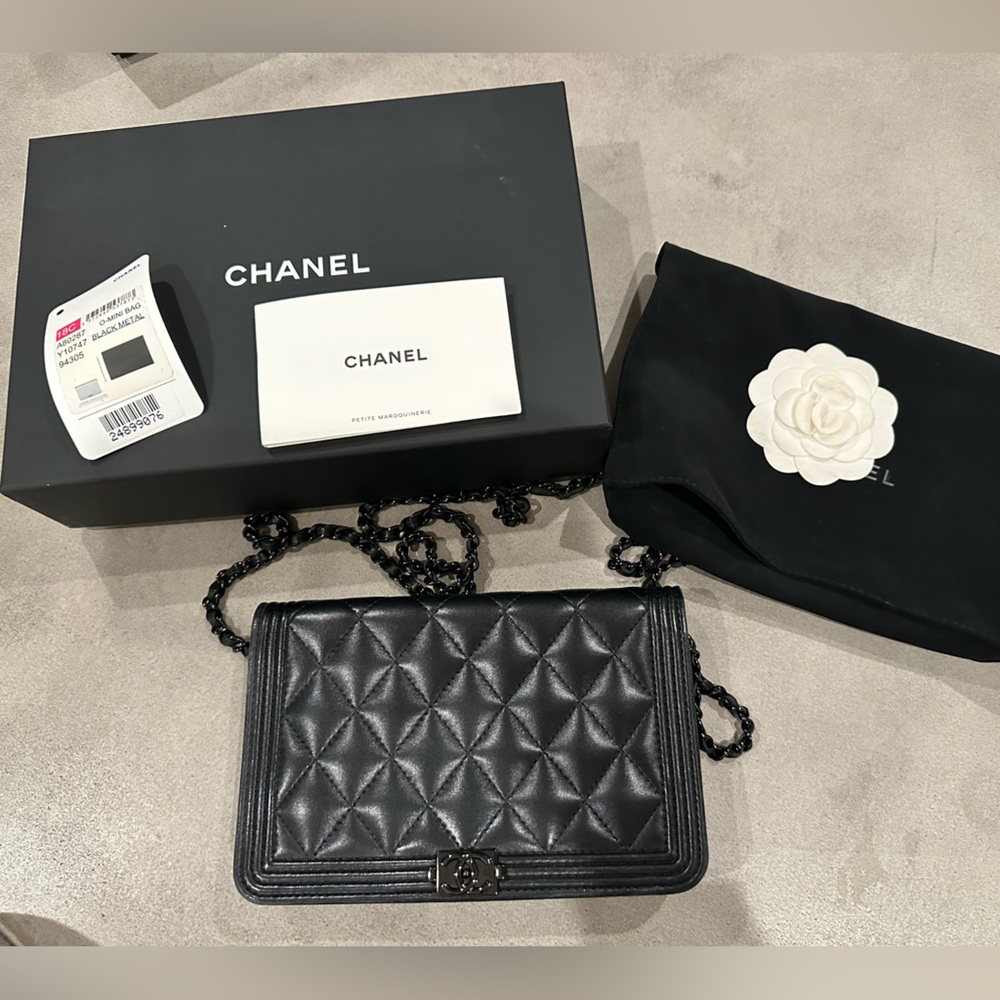 Chanel Wallet on Chain Black Lambskin Quilted Boy Bag with black hardware - Picture 3 of 7
